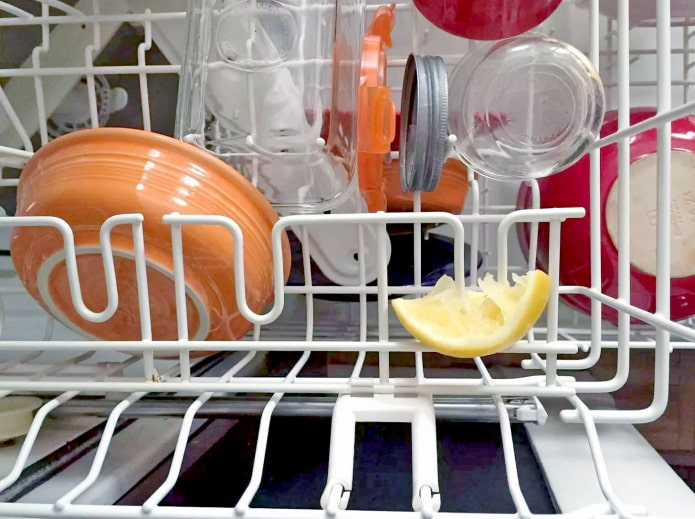 Lemon in the dishwasher