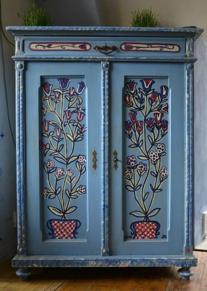 Hand-painted cabinetry