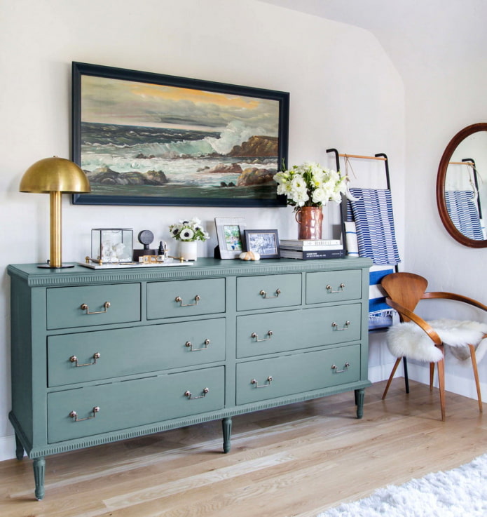 Gray-blue chest of drawers in the living room