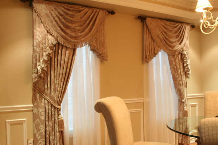 one-sided curtains in classic style