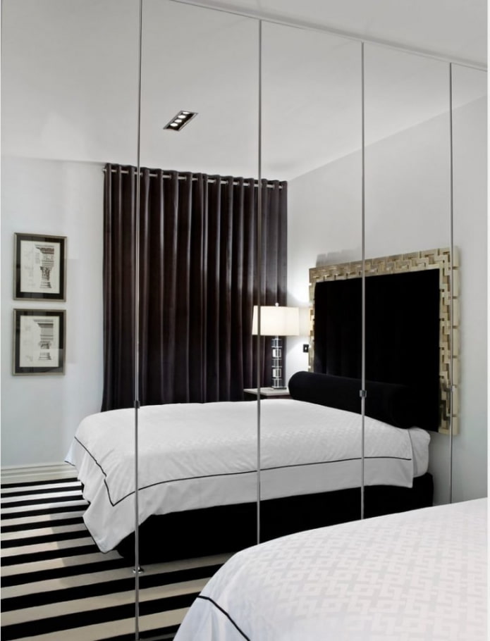 mirrored wardrobe in the bedroom