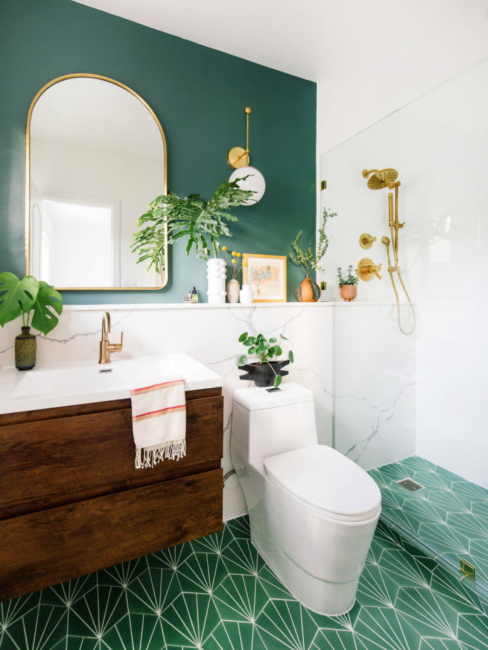 zöld csempe a fürdőszobában