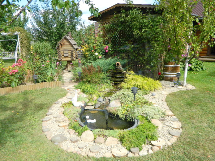 Pavillon, Teich mit Springbrunnen