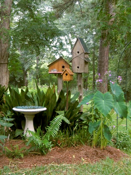Кућице за птице у башти