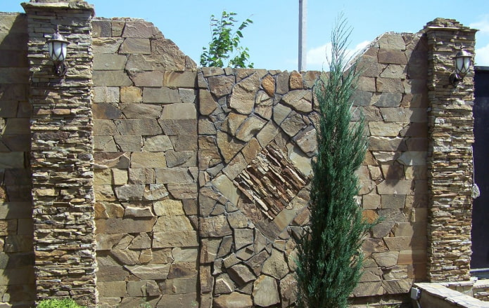 stone fence for home