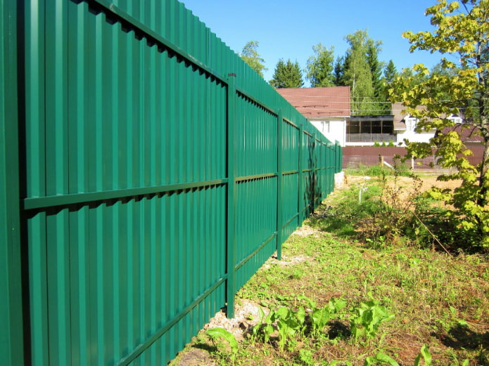 colored corrugated board for the fence