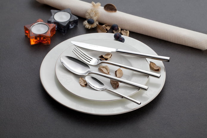 Metal cutlery and silver border