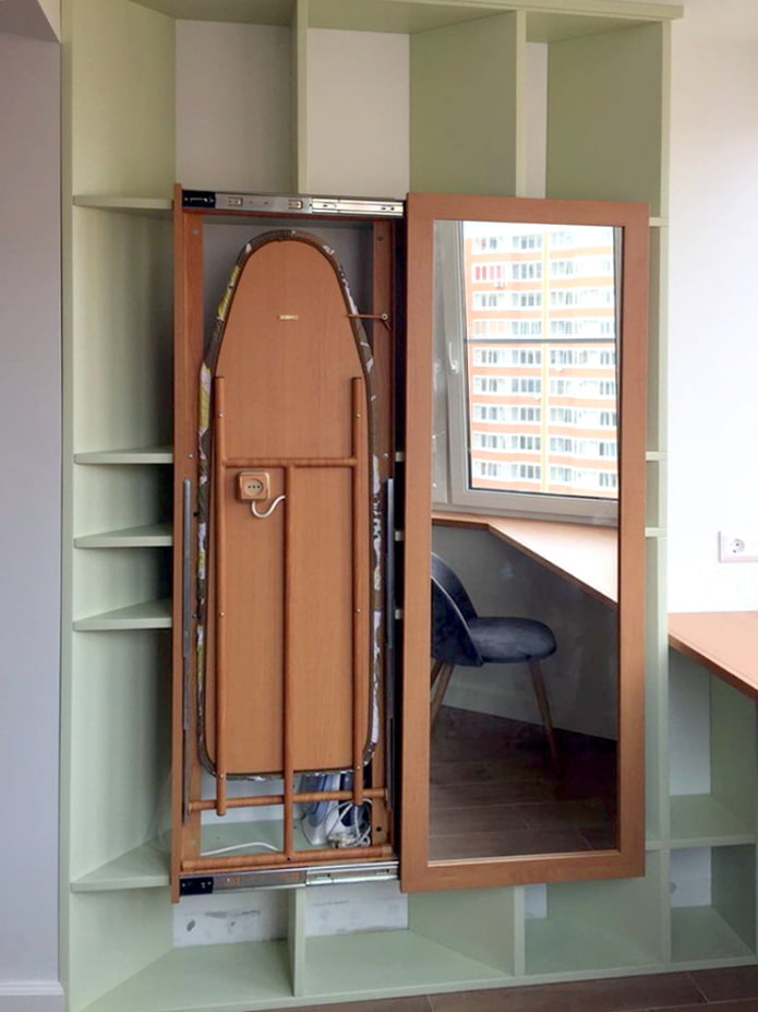 Built-in na ironing board