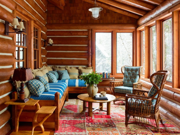 fából készült bútorok egy nyári rezidenciához