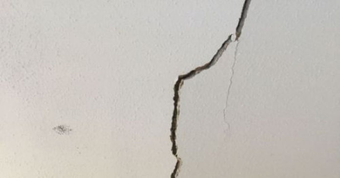 drywall crack