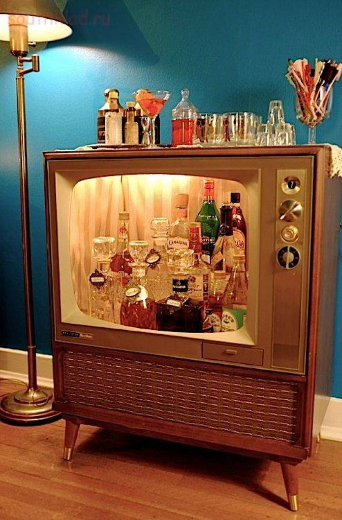 Mini bar from retro TV