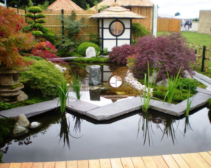 Gartendekoration im japanischen Stil