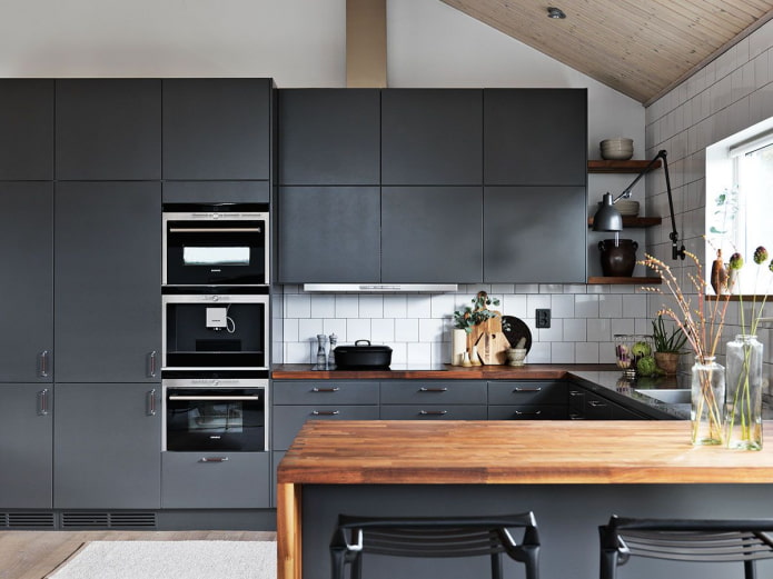 ห้องครัวสีดำด้าน matte