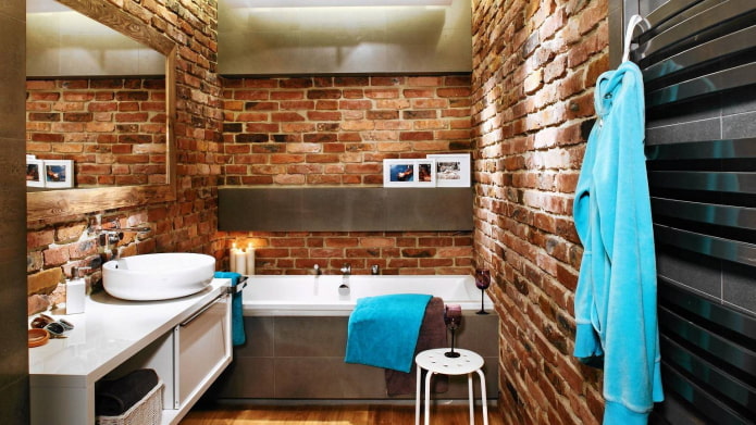 Brick walls in the bathroom