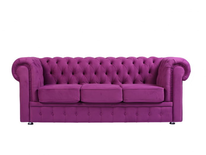 lila na sofa