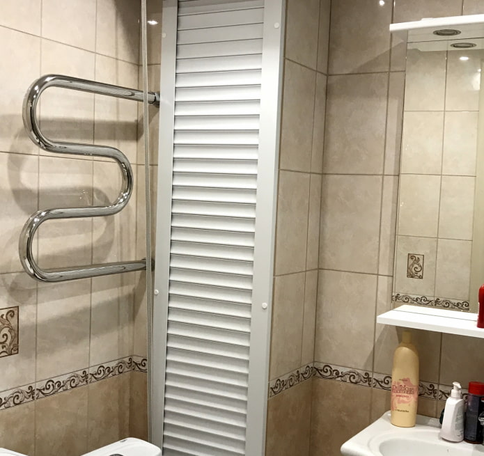 box with roller shutters in the bathroom