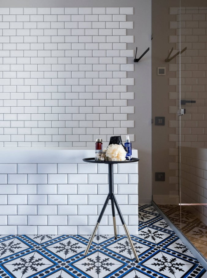 combination of tiles with paint