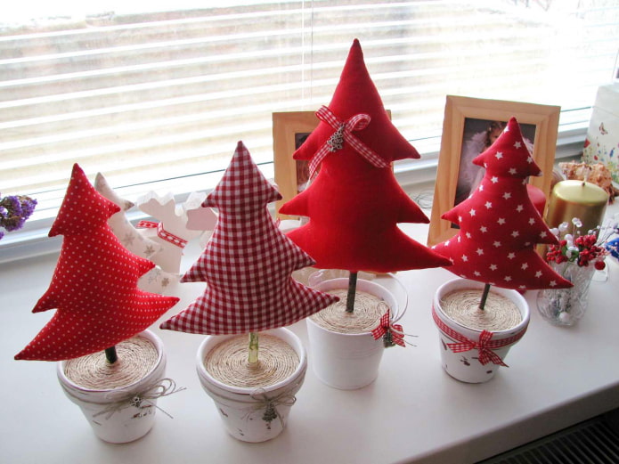 Christmas trees made of fabric