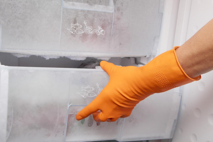 a hűtőszekrény kézi leolvasztása