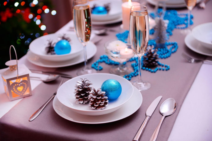 New Year's table setting