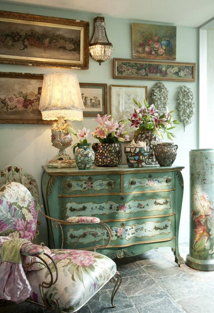 chest of drawers in vintage style