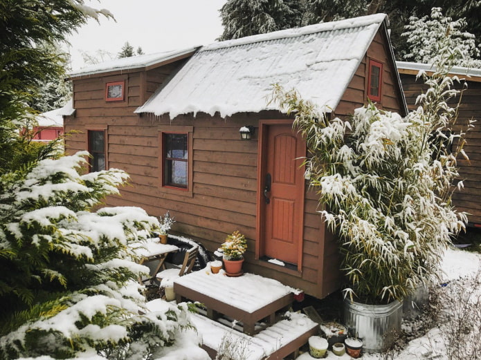 Tiny Tack House in winter