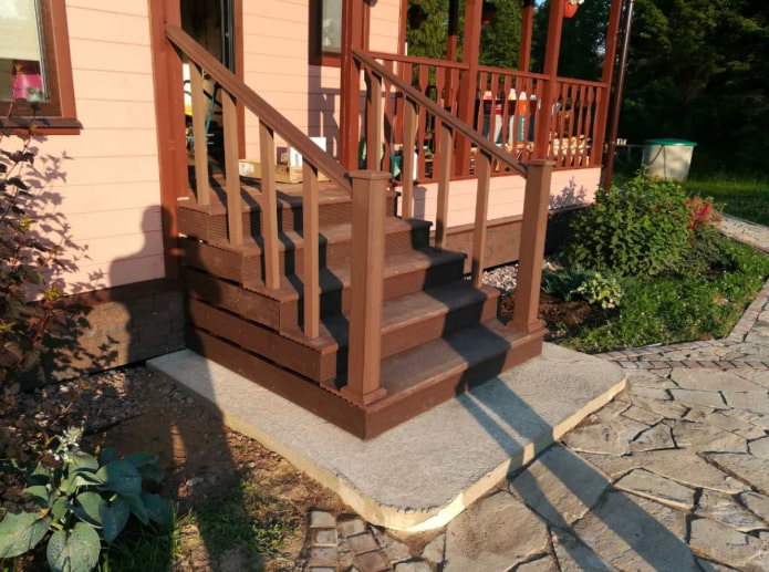 decking stairs near the house