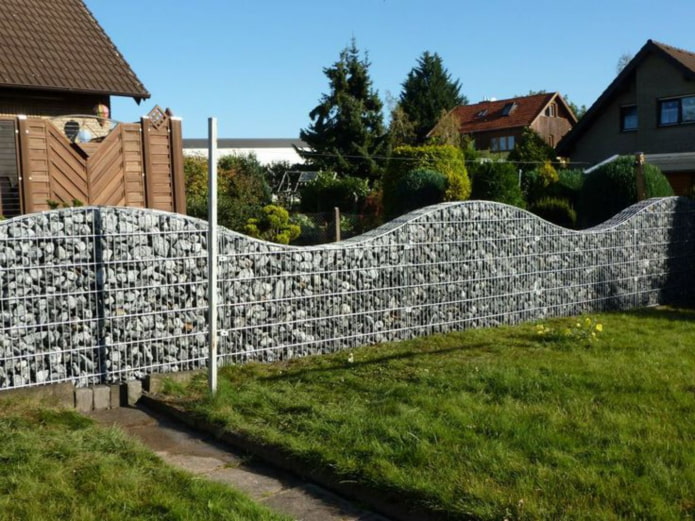 прелепа ограда од габиона