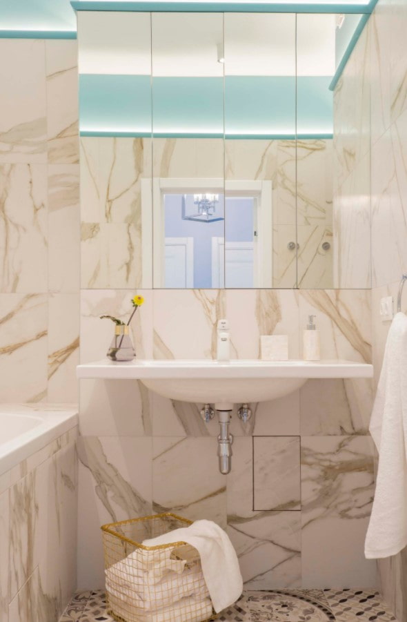 beige marble bathroom