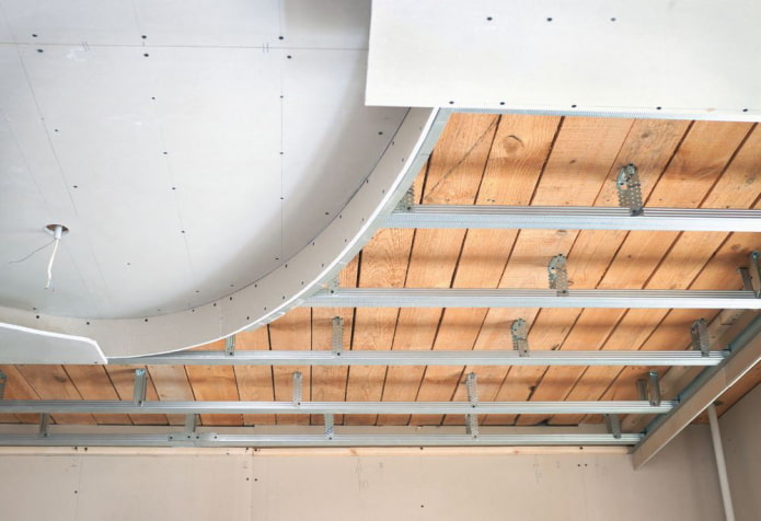installation of a two-level plasterboard ceiling