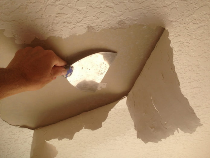 preparation of the ceiling for tiles