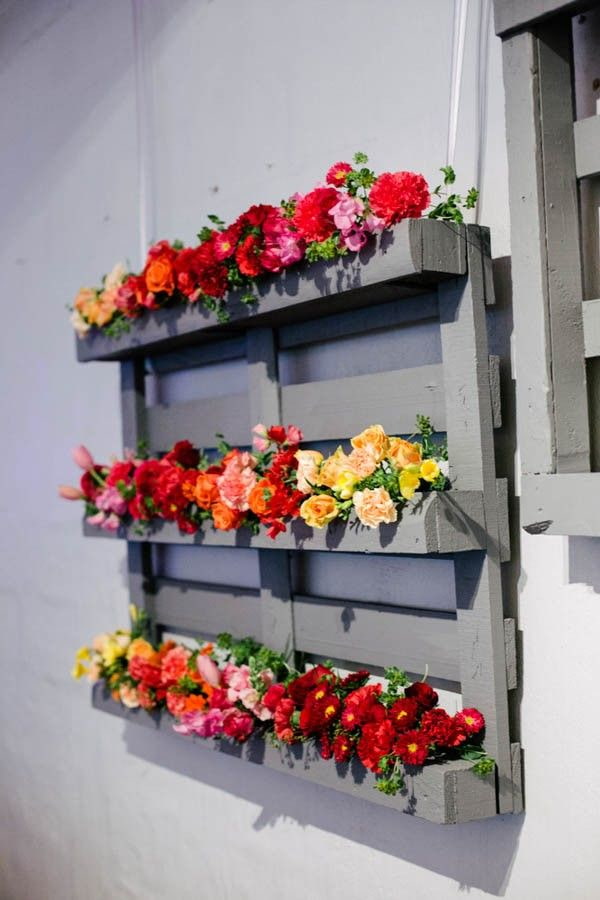 Pallet vertical flower bed