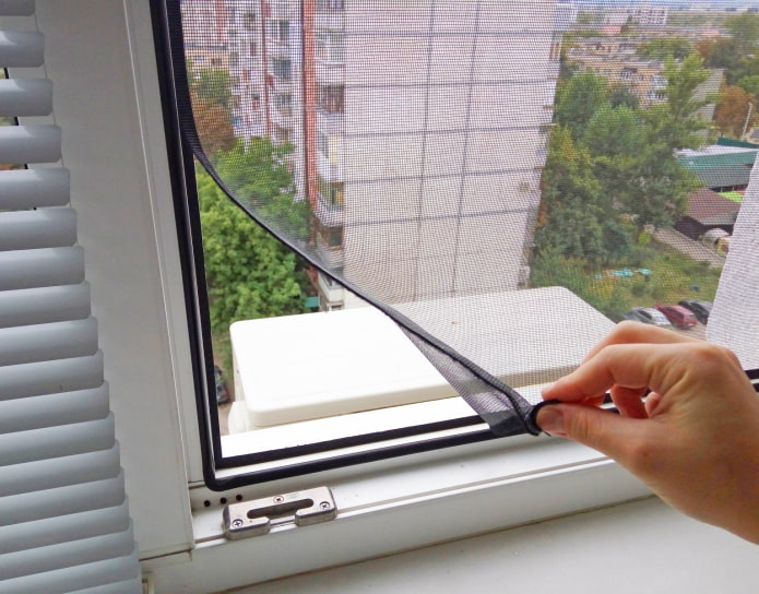 Fensternetz mit Klettverschluss