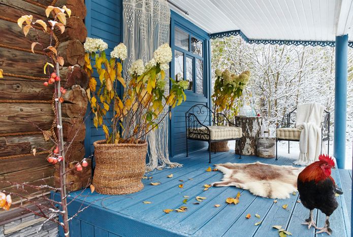 Kék árnyalatú veranda