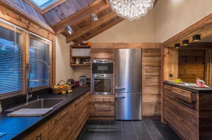 u-shaped wooden kitchen
