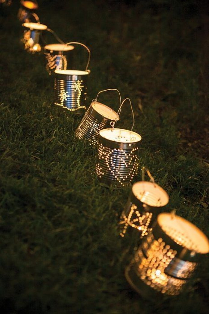 Kerzenständer auf dem Gras