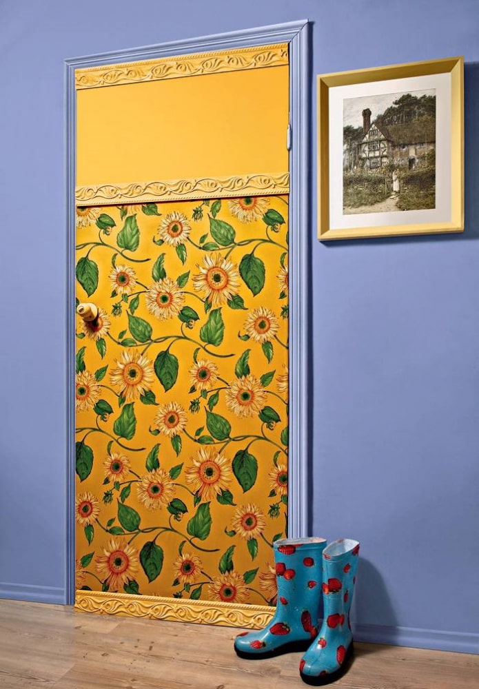 Bright wallpaper on the door