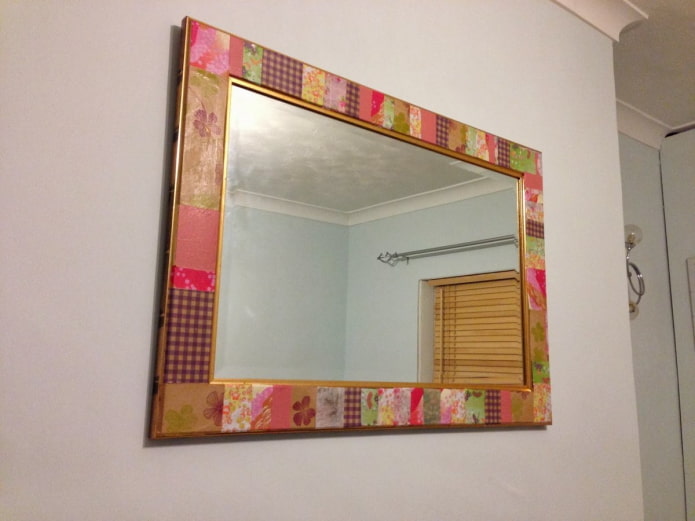 mirror with wallpaper frame