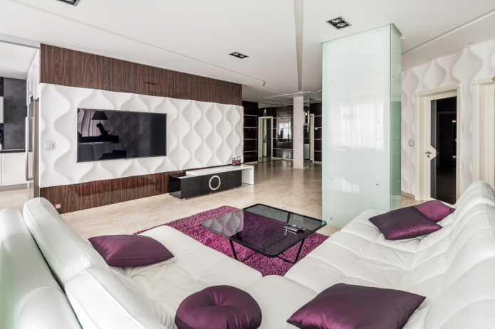 geräumiges Wohnzimmer im minimalistischen Stil