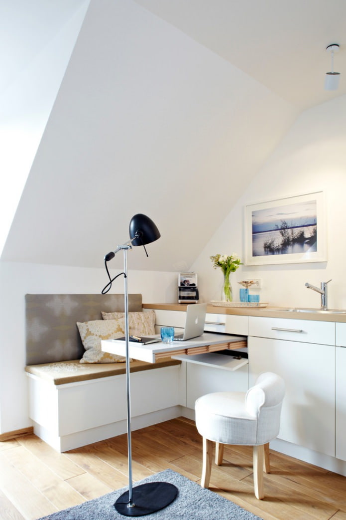 Single-legged straight floor lamp stand