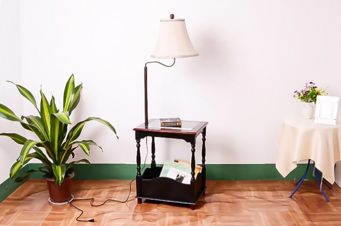 Floor lamp-magazine rack