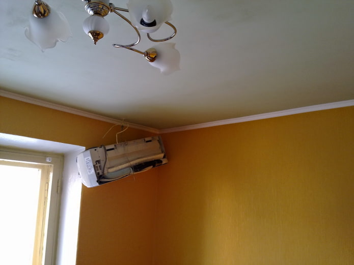 wallpapering under the air conditioner