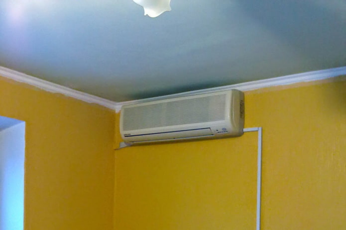wallpapering sa ilalim ng air conditioner