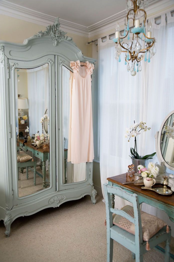 mirrored vintage wardrobe
