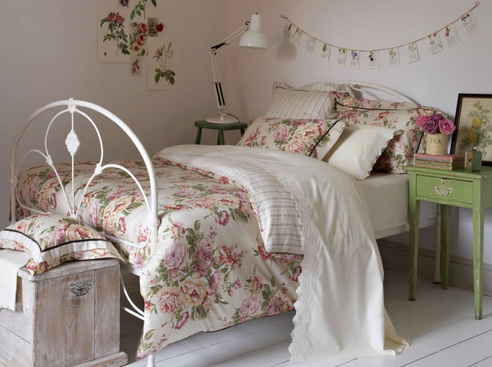 flowers on bed linen