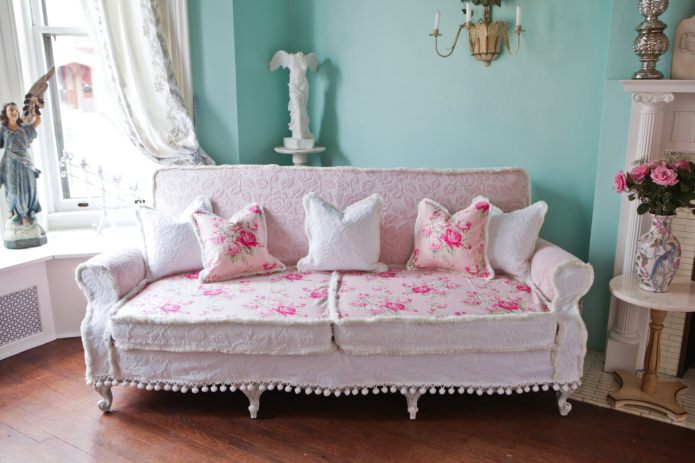 rózsaszín kanapé