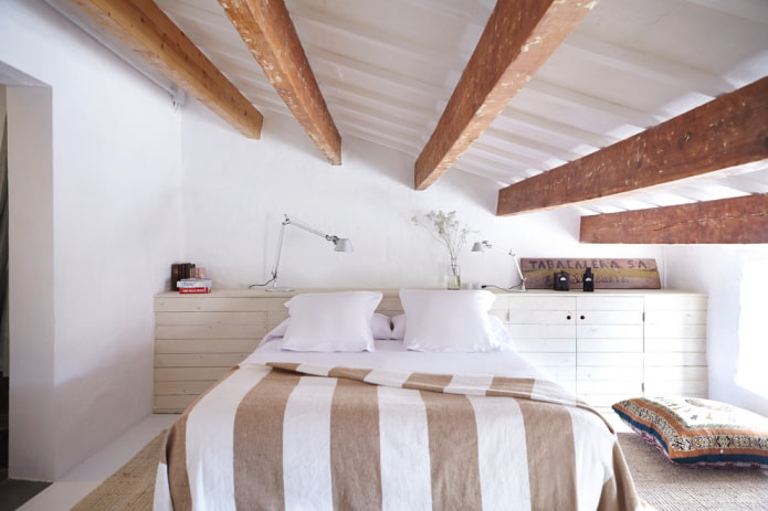 aged beams in the bedroom
