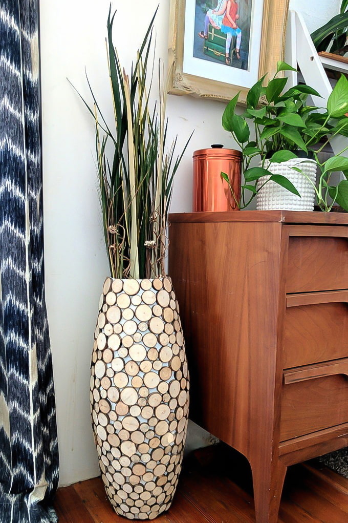 vase decor with wooden cuts