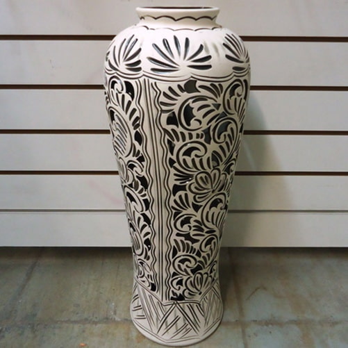 geschnitzte Vase