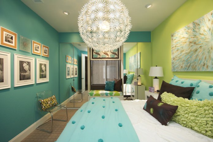 grünes und türkisfarbenes Schlafzimmer